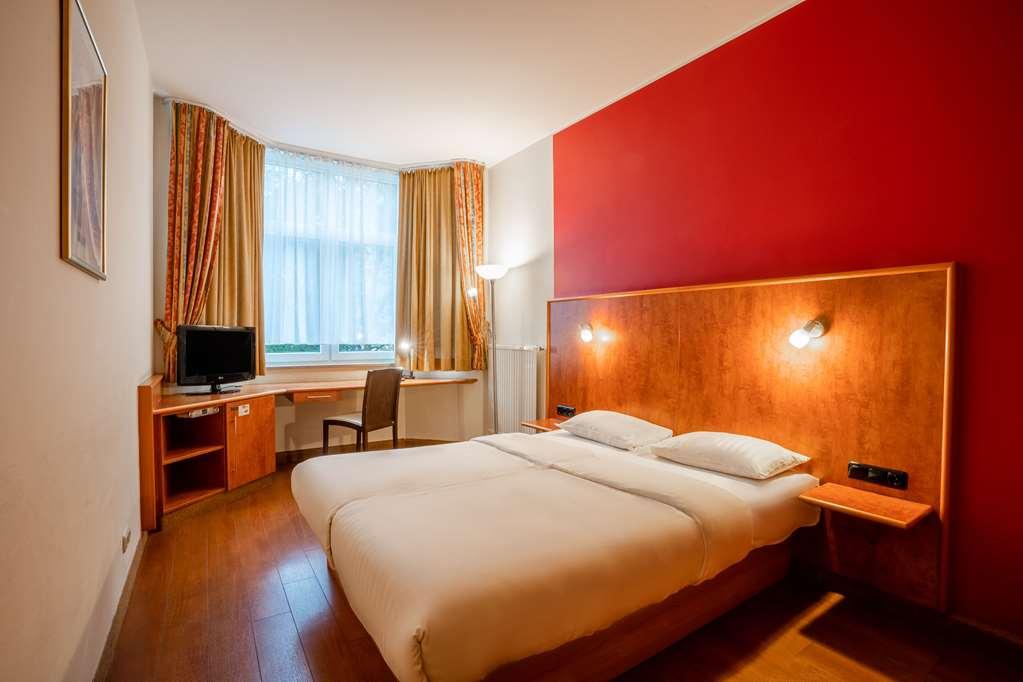 1, 2, Sleep Boardinghouse Unterschleissheim Zentrum 객실 사진