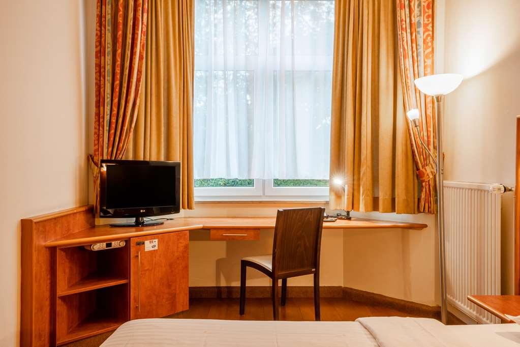 1, 2, Sleep Boardinghouse Unterschleissheim Zentrum 객실 사진