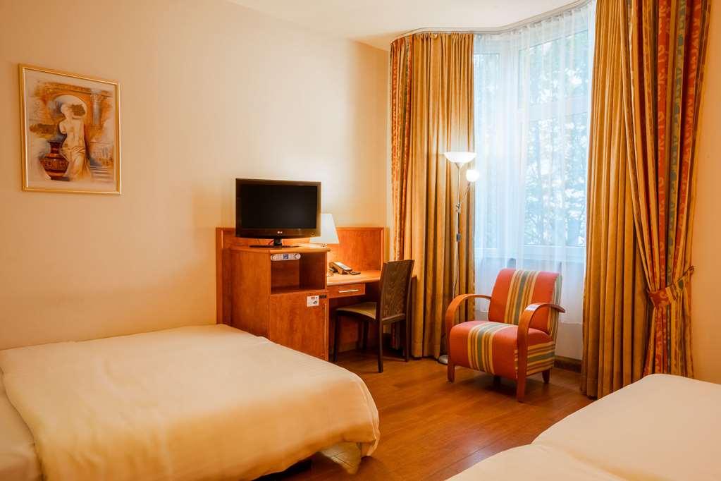 1, 2, Sleep Boardinghouse Unterschleissheim Zentrum 객실 사진
