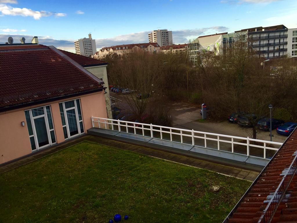 1, 2, Sleep Boardinghouse Unterschleissheim Zentrum 외부 사진