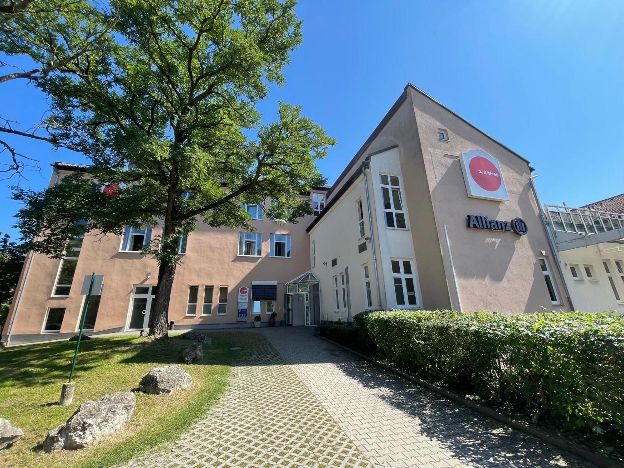 1, 2, Sleep Boardinghouse Unterschleissheim Zentrum 외부 사진