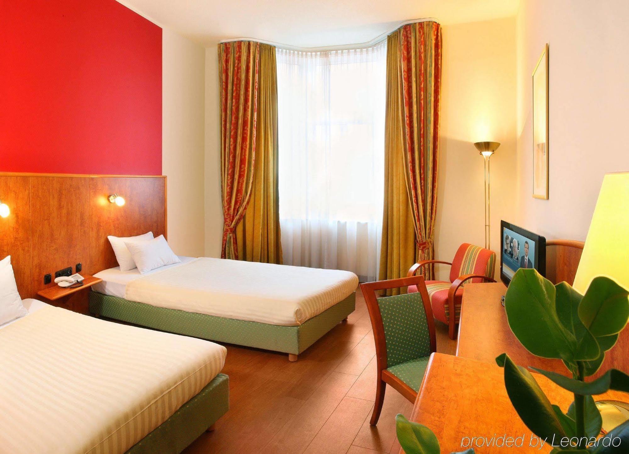 1, 2, Sleep Boardinghouse Unterschleissheim Zentrum 외부 사진