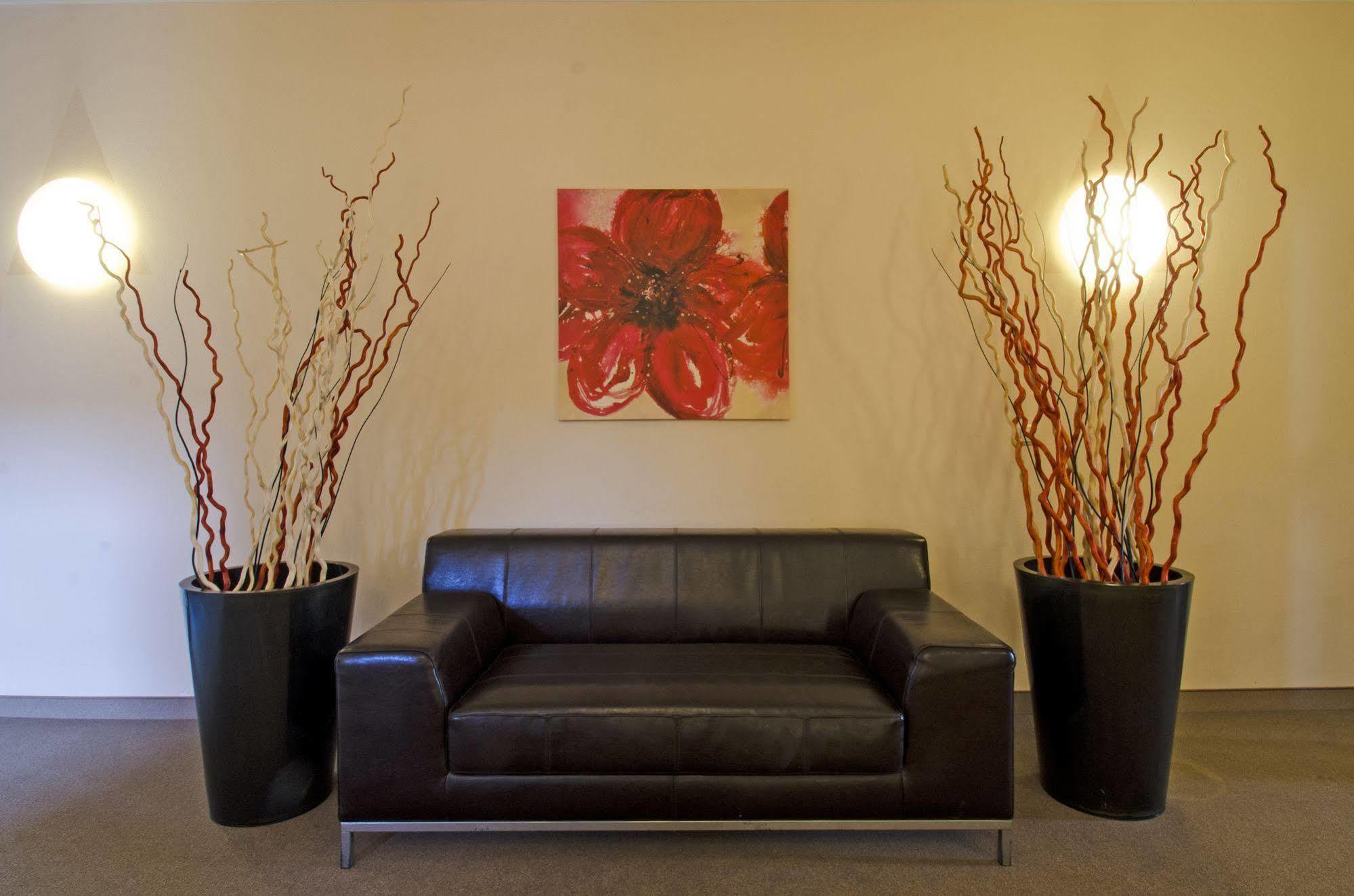 1, 2, Sleep Boardinghouse Unterschleissheim Zentrum 외부 사진
